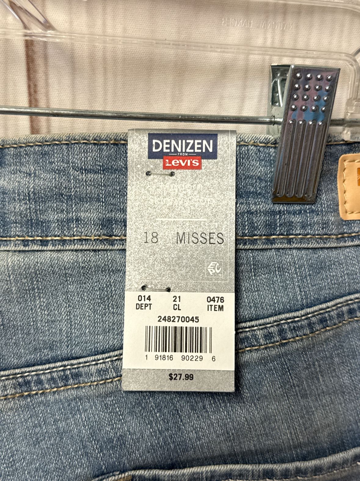 NWT Denizen Levis Women's Size 34 (18/1X) Blue Jeans Modern Skinny Crop