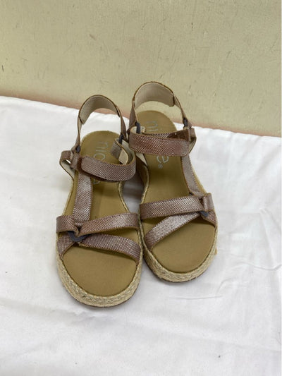 Nicole Women's Size 7 Tan Sandals