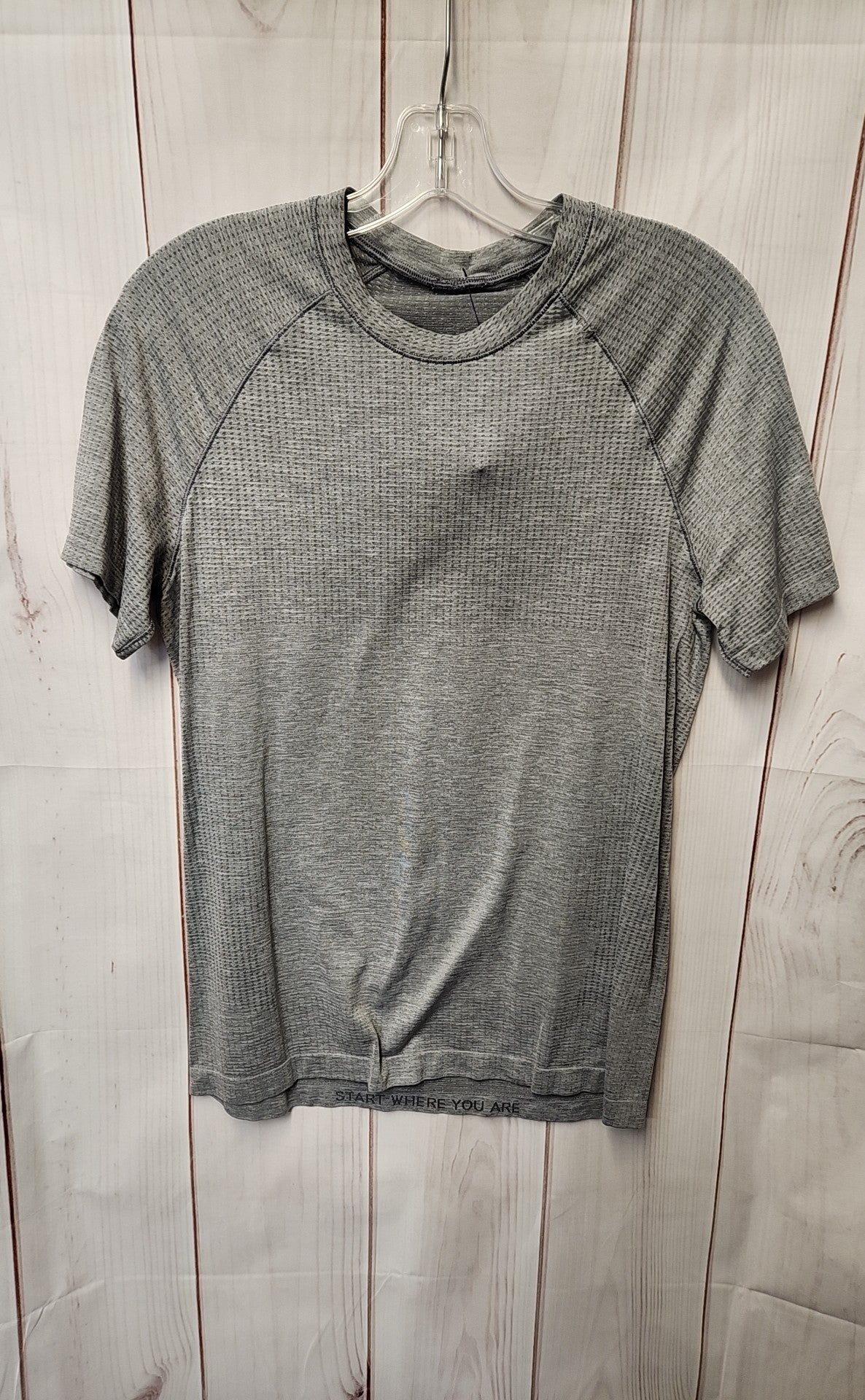 Lululemon Men's Size S Gray Shirt