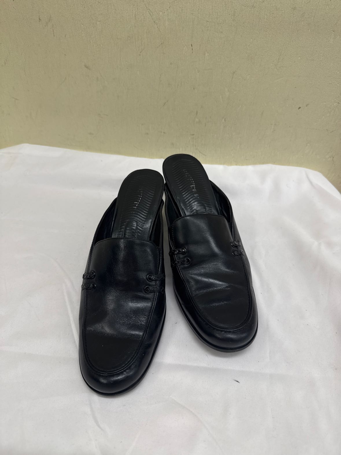 Trotters Women's Size 8 Black Pumps Shoes
