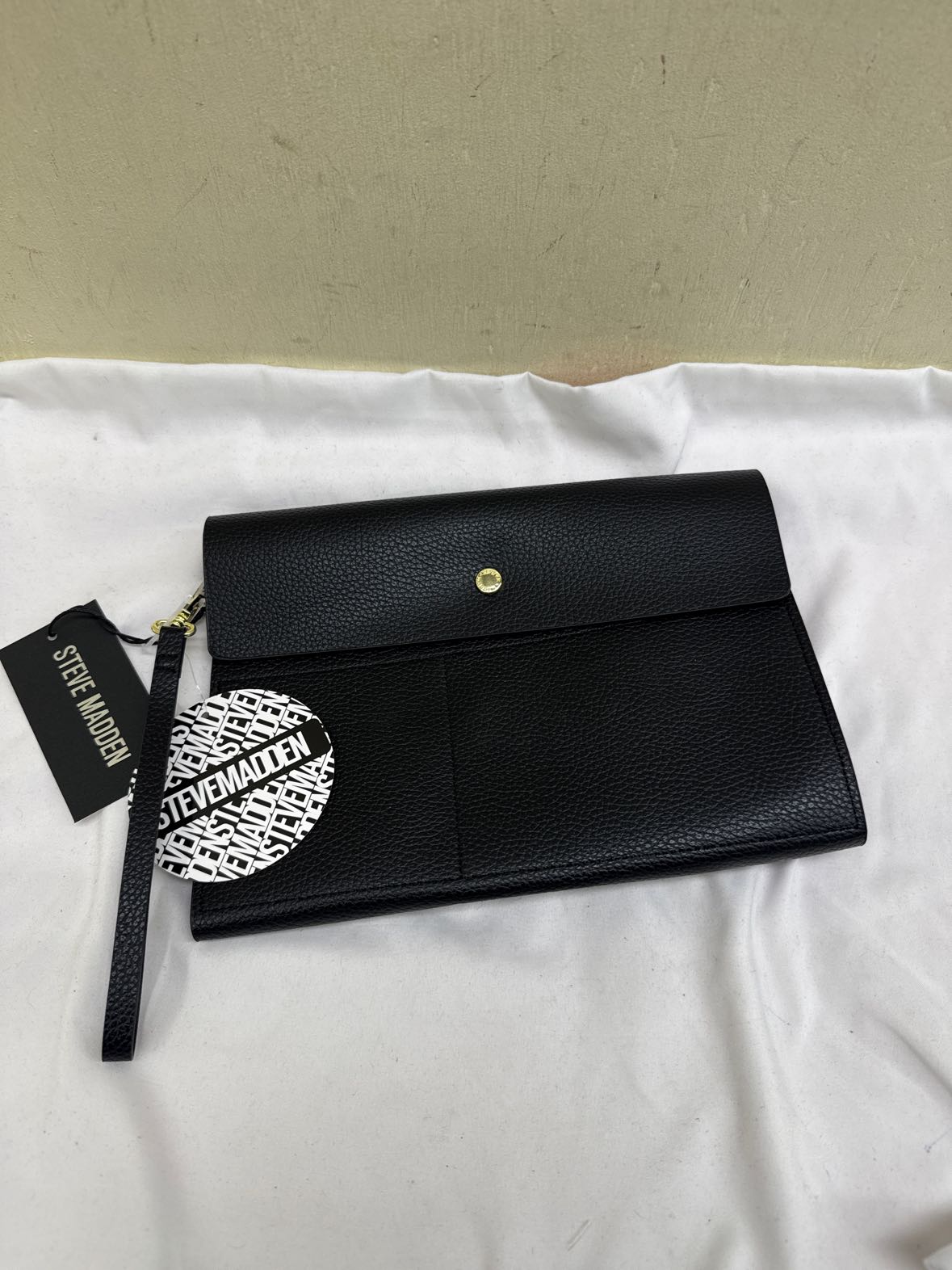 NWT Steve Madden Black Wristlet
