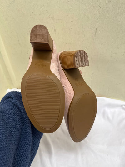 Women's Size 8 Pink Boots Shoes
