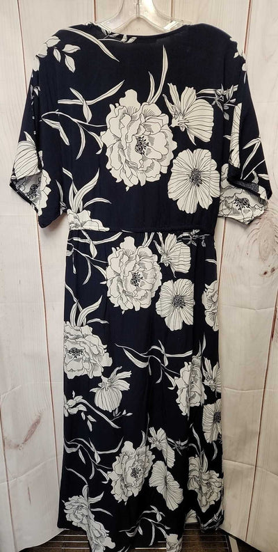 Love I n Women's Size One Size Navy Floral Cardigan