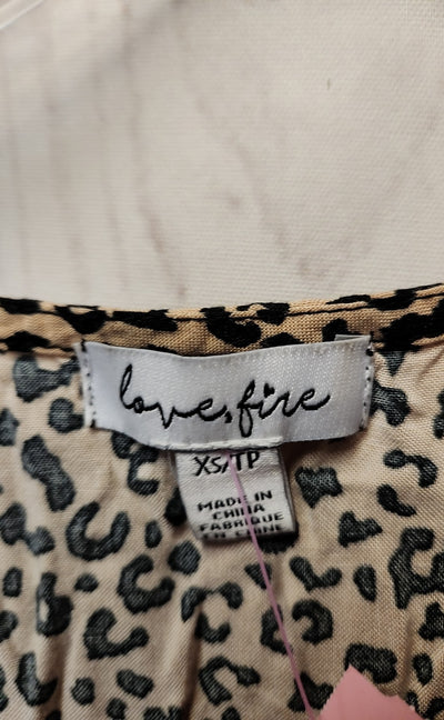 Love Fire Women's Size XS Beige Animal Print Sleeveless Top