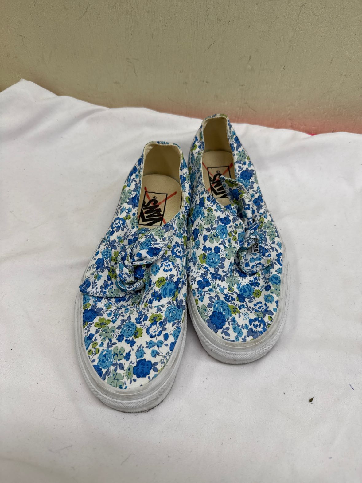 Vans Women's Size 7-1/2 Blue Floral Flats Shoes