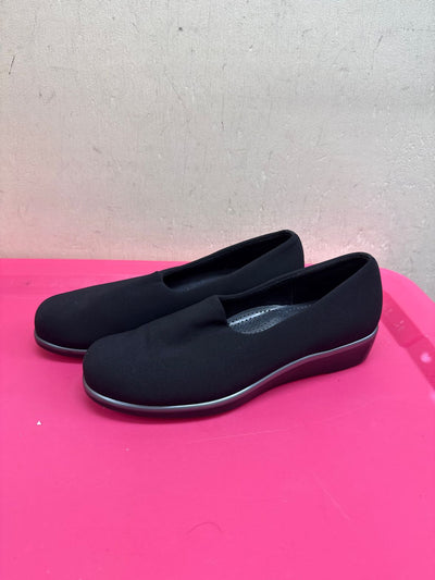 SAS Women's Size 8 Black Pumps