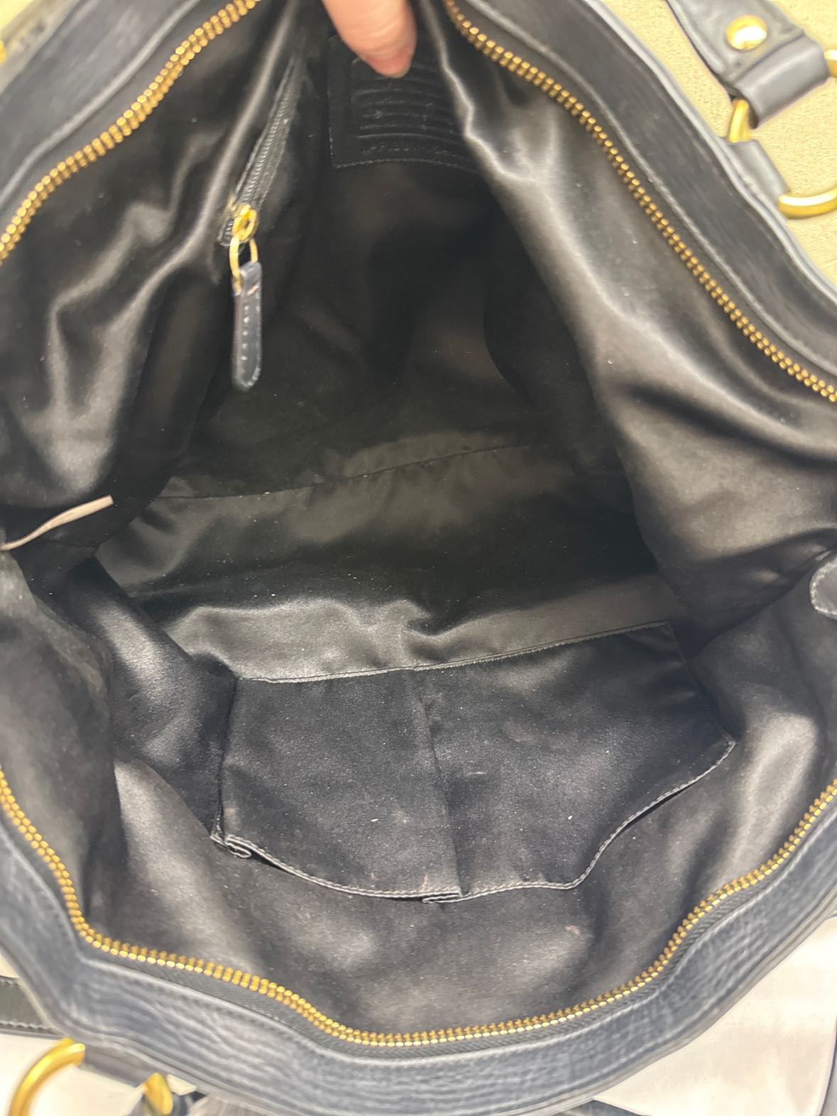 Coach F24683 Black Leather Purse Bag AS IS - wear on corners & marks