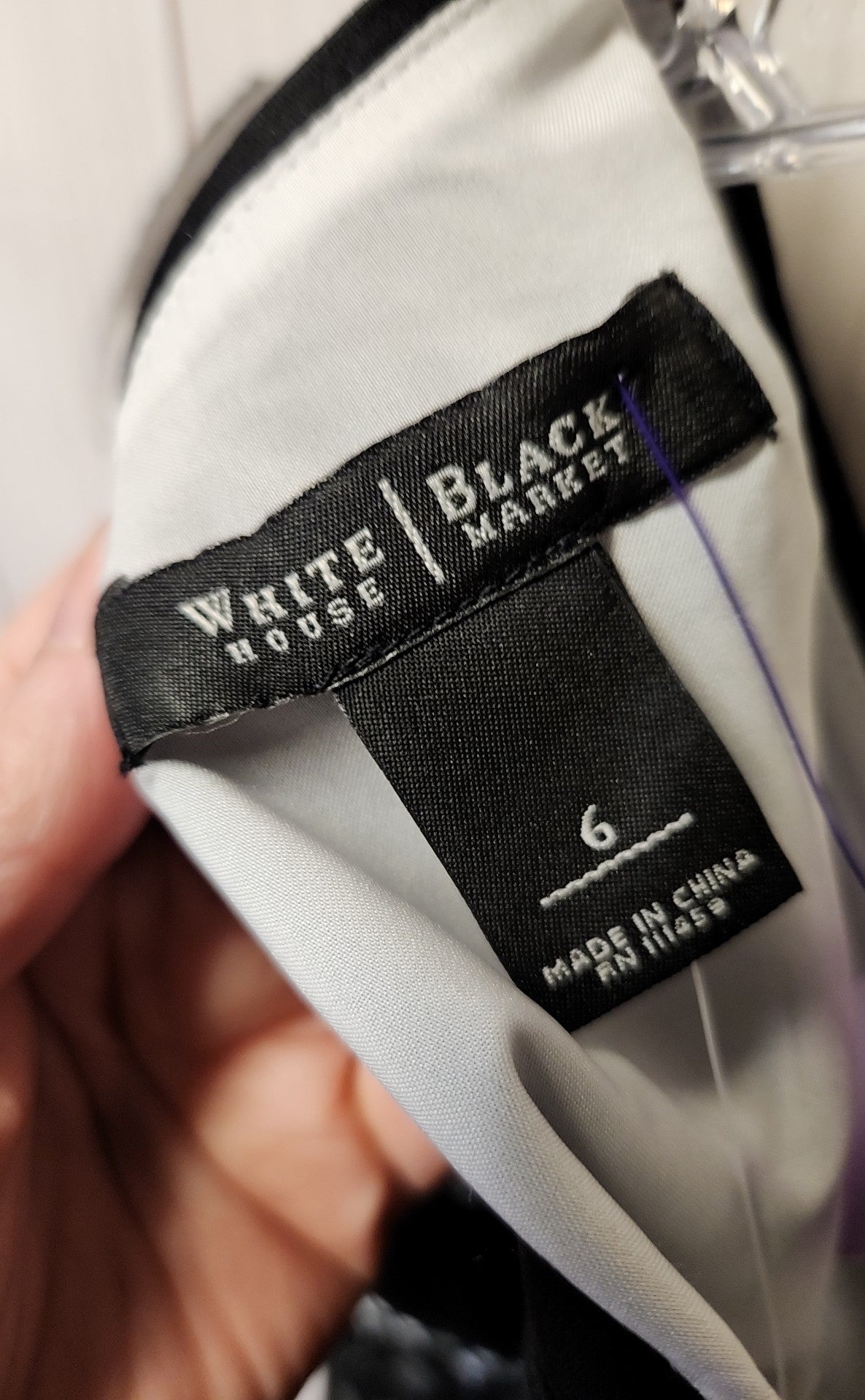 White House Black Market Women's Size 6 Black Sleeveless Top