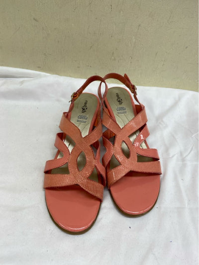 East 5th Women's Size 8-1/2 Pink Sandals
