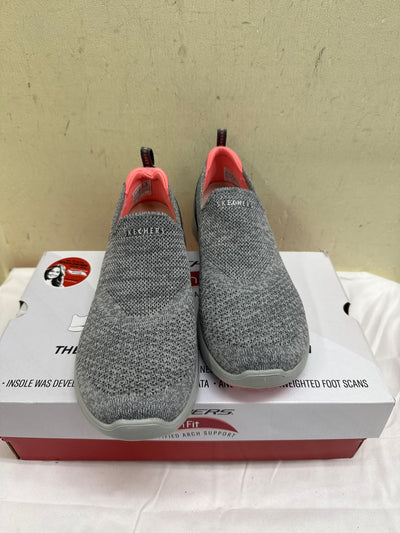 NIB Skechers Women's Size 9 Gray Flats