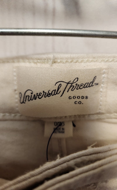 NWT Universal Thread Women's Size 25 (0) White Shorts
