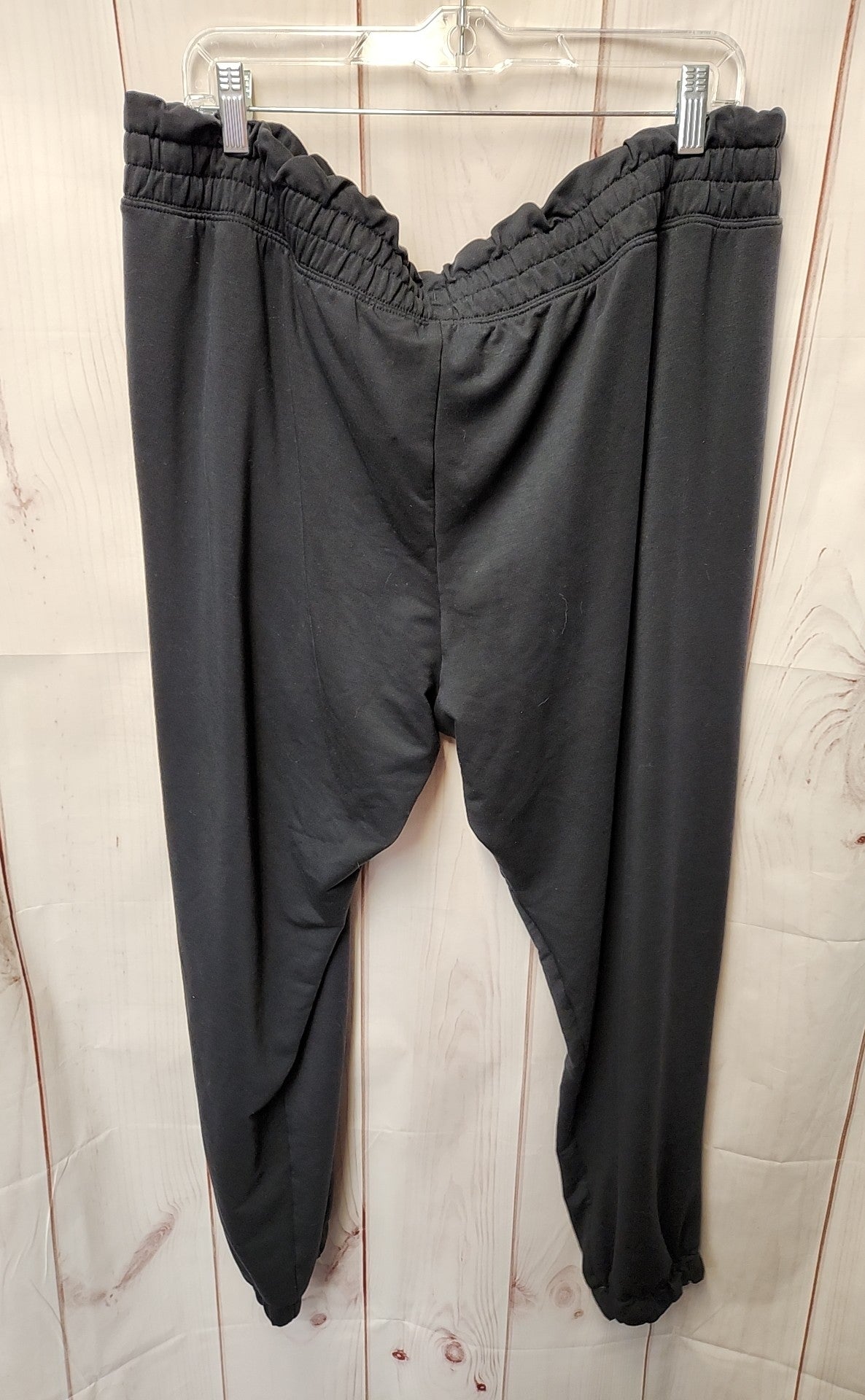 Under Armour Women's Size 1X Black Sweatpants
