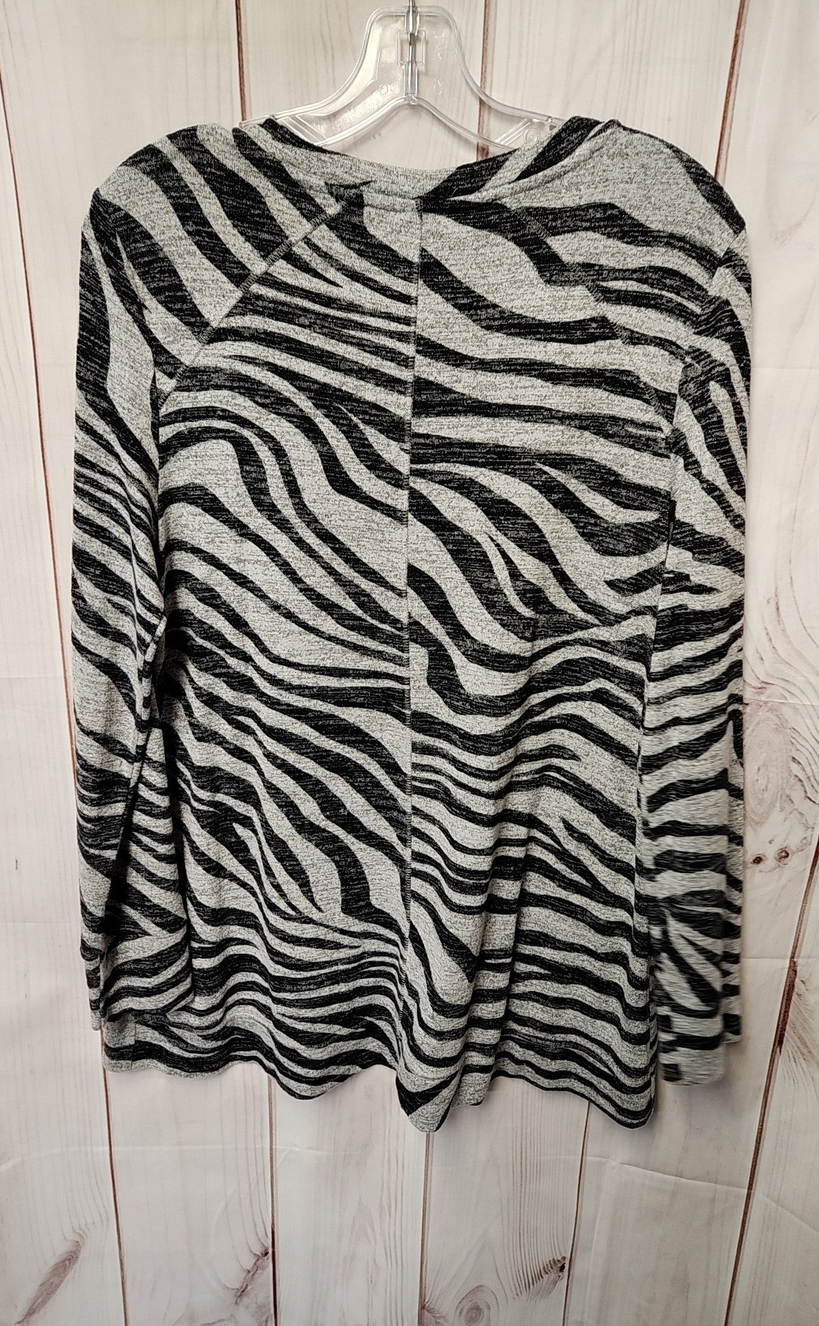 Zenergy - Chico's Women's Size 1 = US M Gray Animal Print Sweatshirt