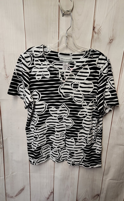 Alfred Dunner Women's Size M Petite Black Floral Short Sleeve Top