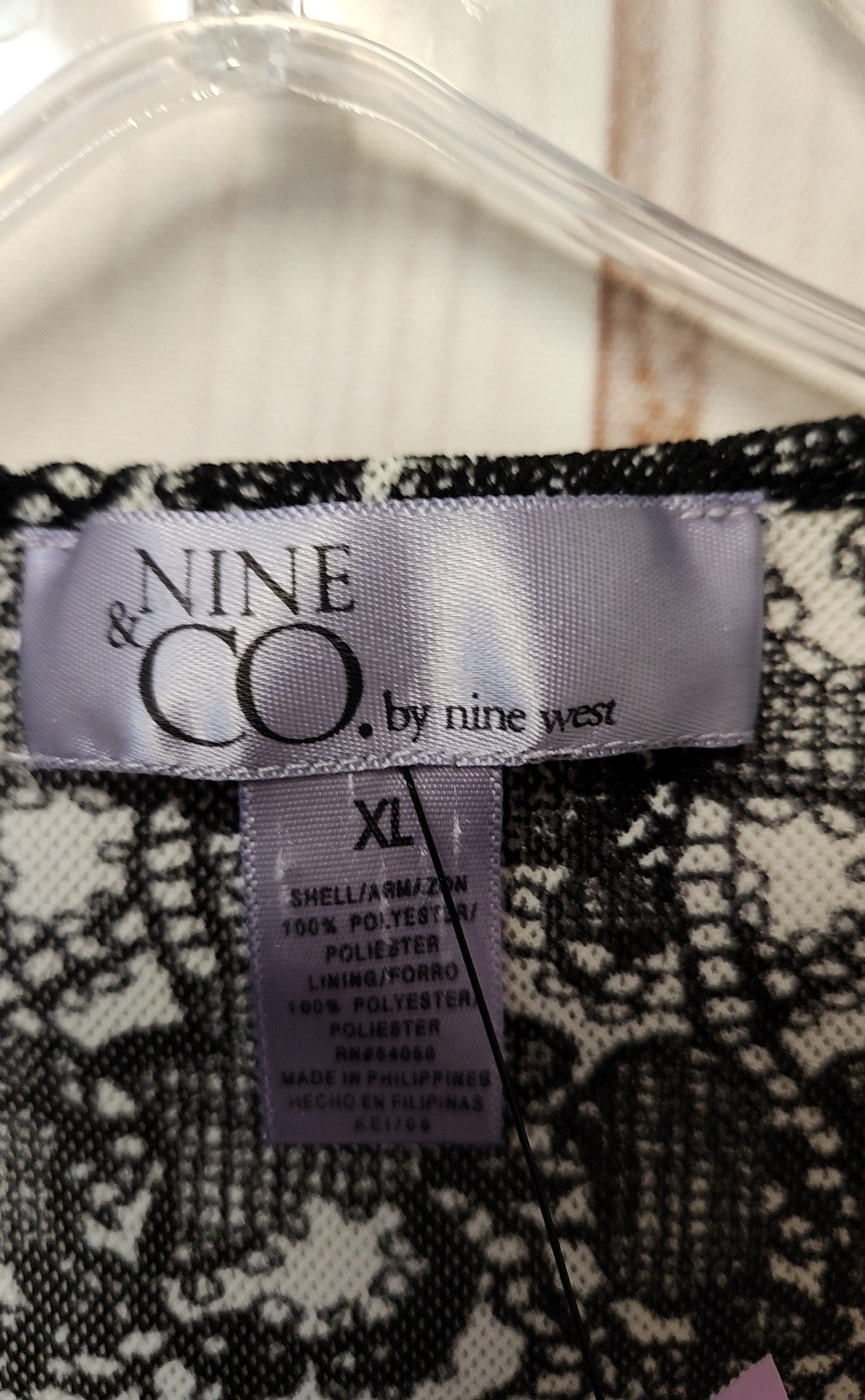 Nine & Co Women's Size XL Black Short Sleeve Top