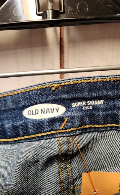Old Navy Women's Size 28 (5-6) Blue Jeans Super Skinny Ankle