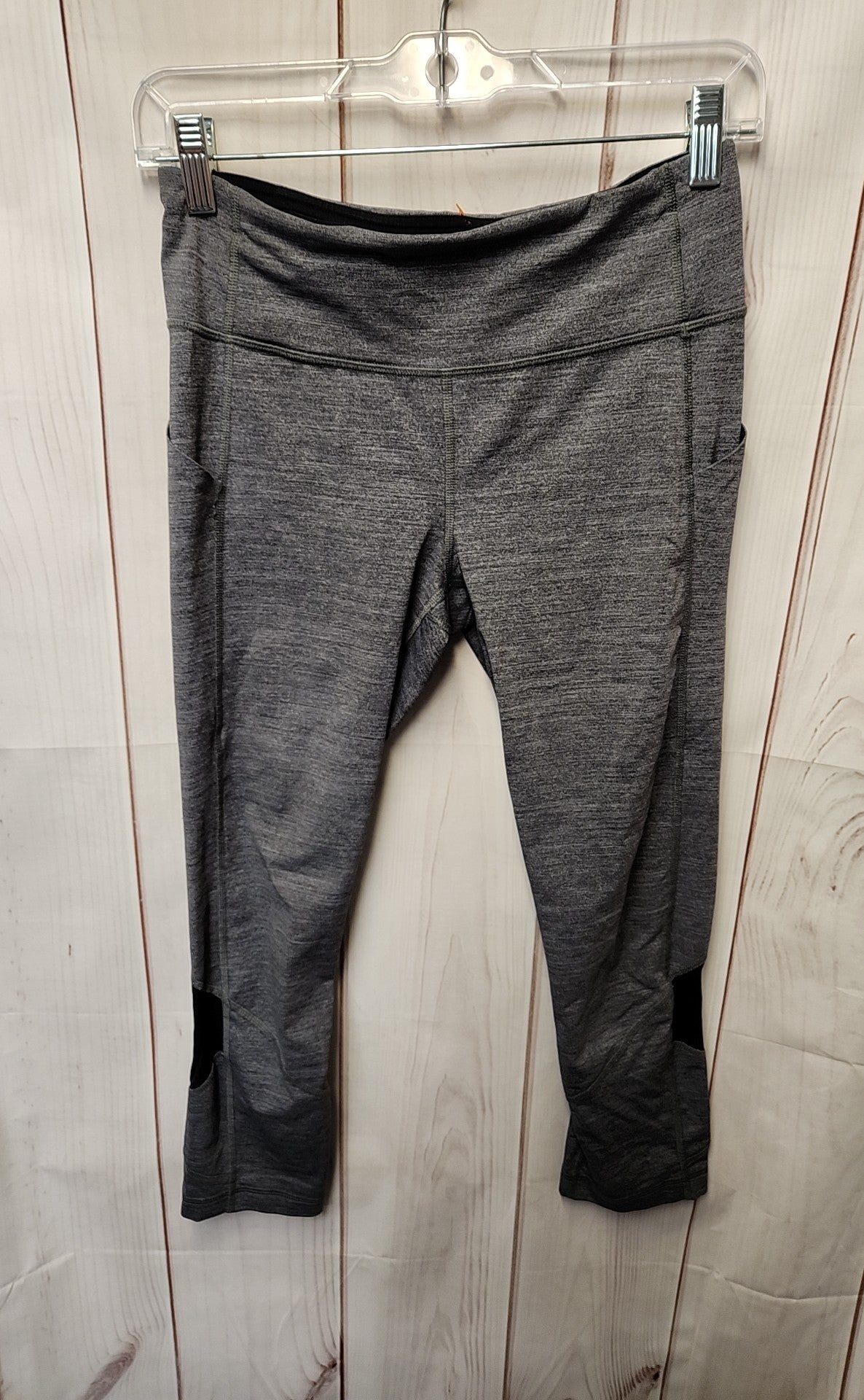 Lululemon Women's Size 6 Gray Active Capris
