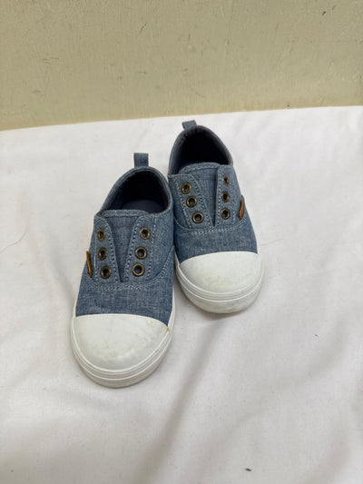 Old Navy Boy's Size 8 Blue Shoes