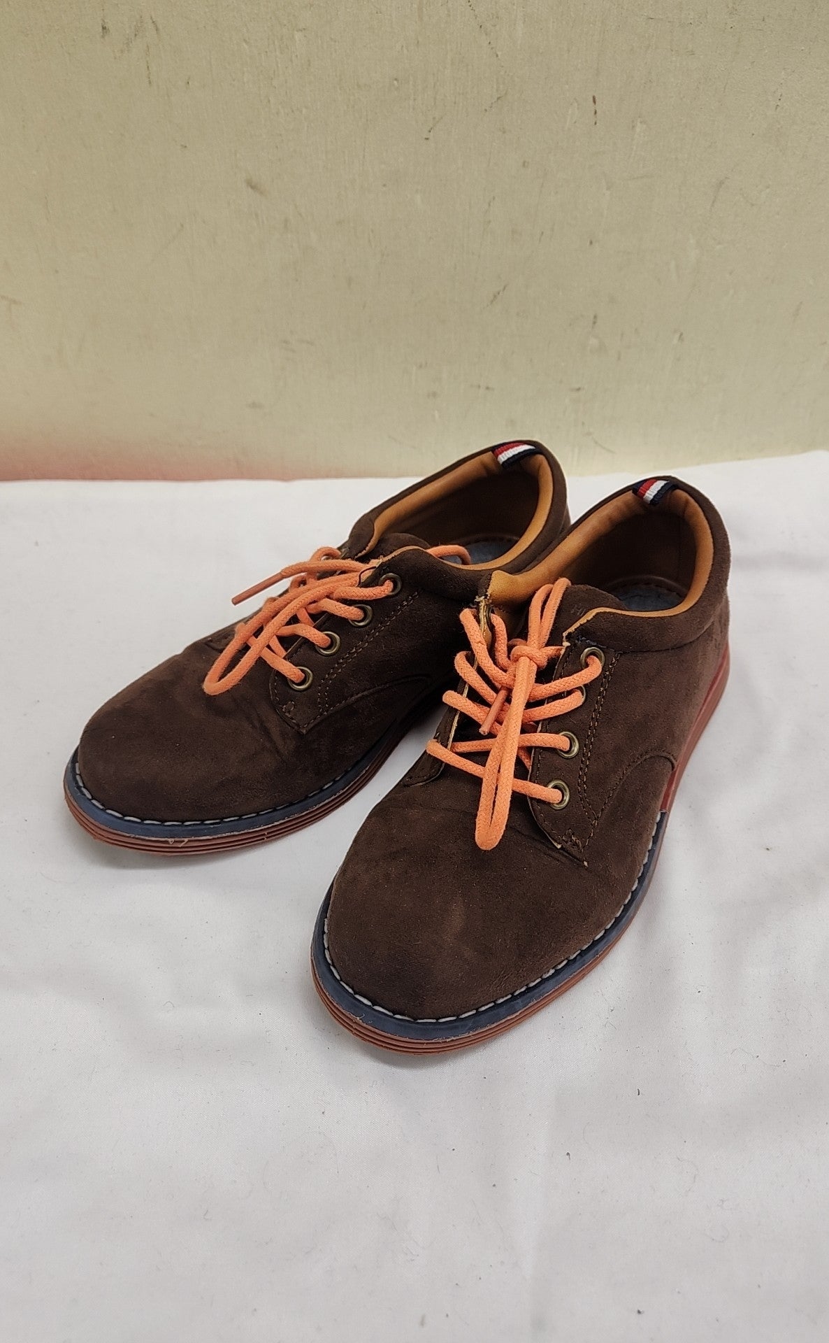 Tommy Hilfiger Boy's Size 2 Brown Shoes
