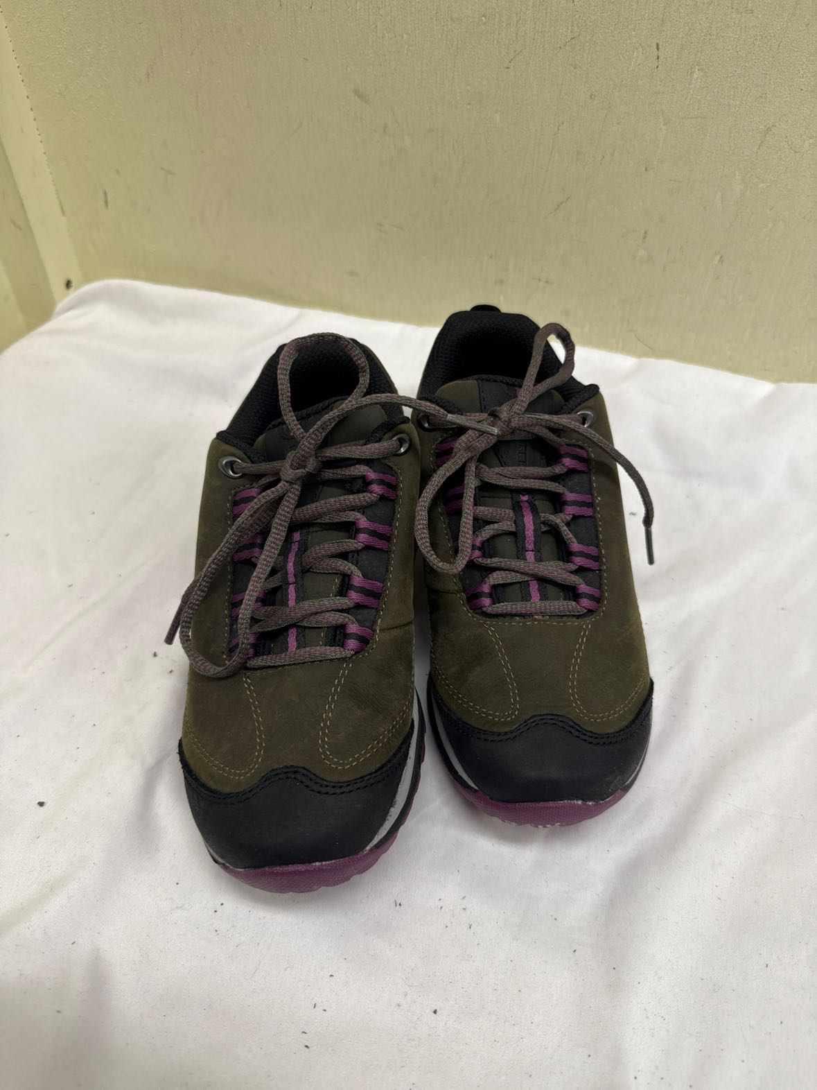 Merrell Women's Size 5 Green Sneakers Shoes