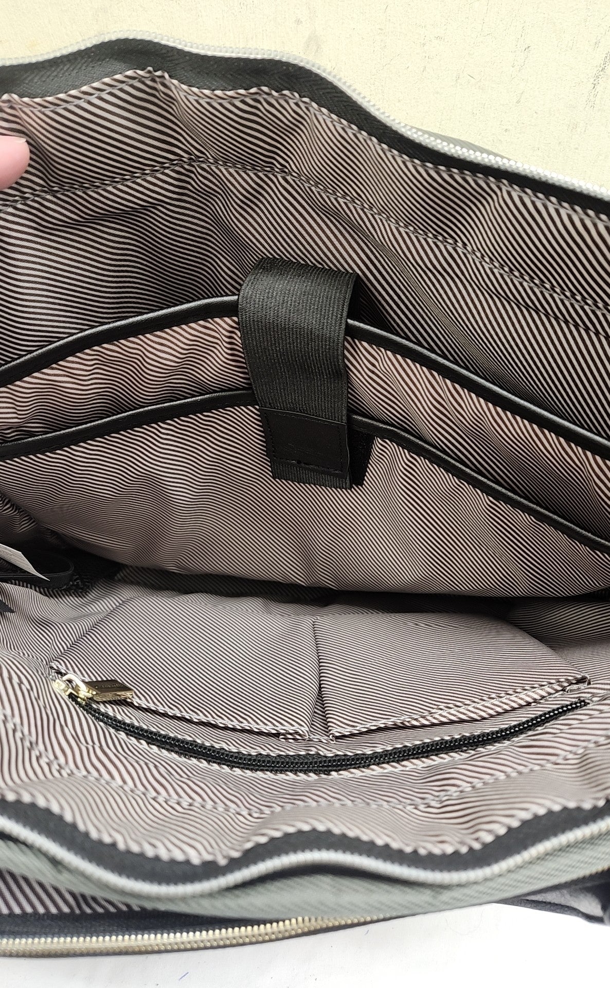 Reaction Kenneth Cole Green Tote Bag