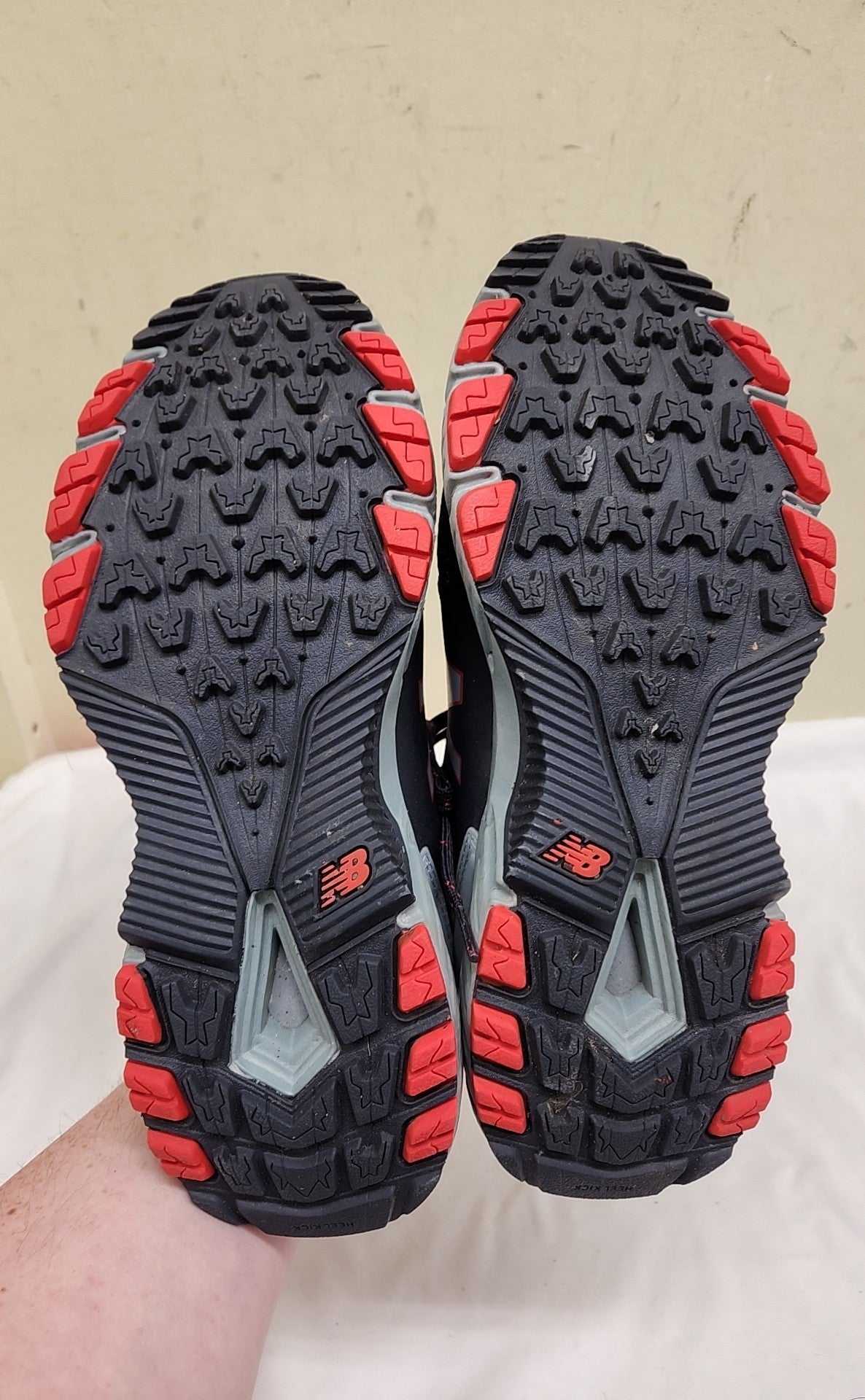 New Balance Men's Size 9-1/2 Black Shoes