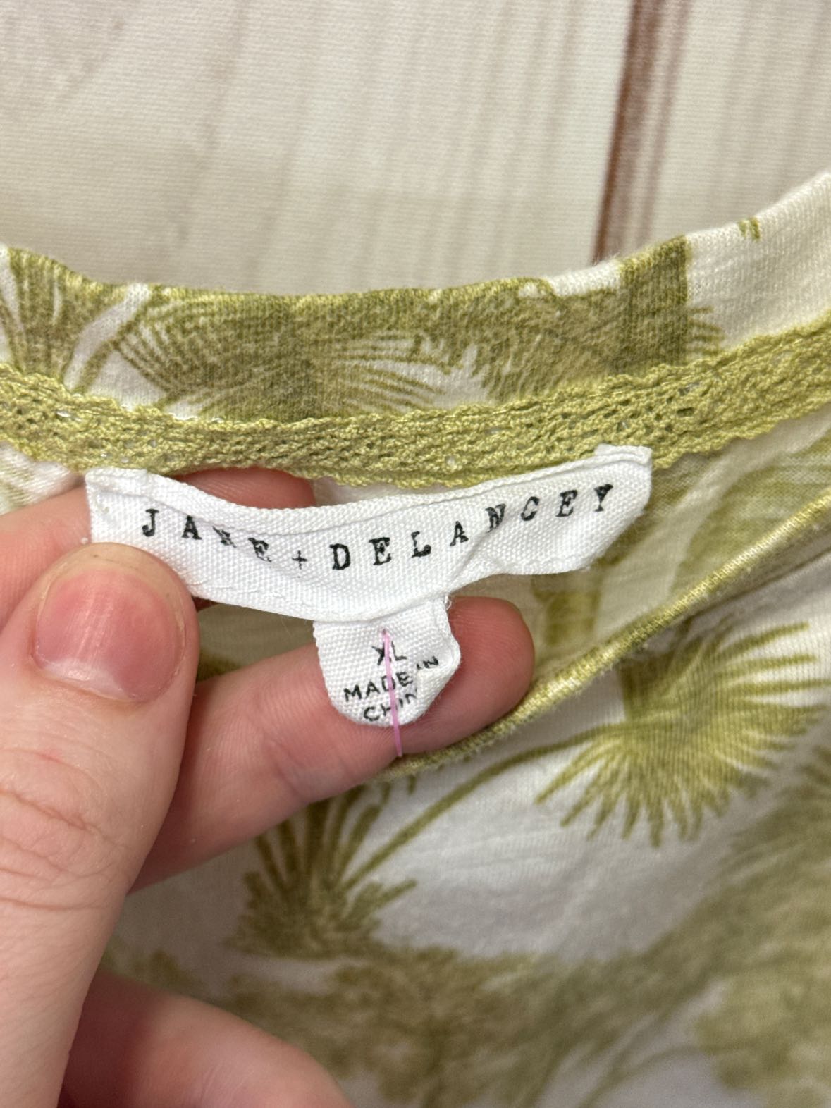 Jane & Delancey Women's Size XL White & Green Floral Short Sleeve Top