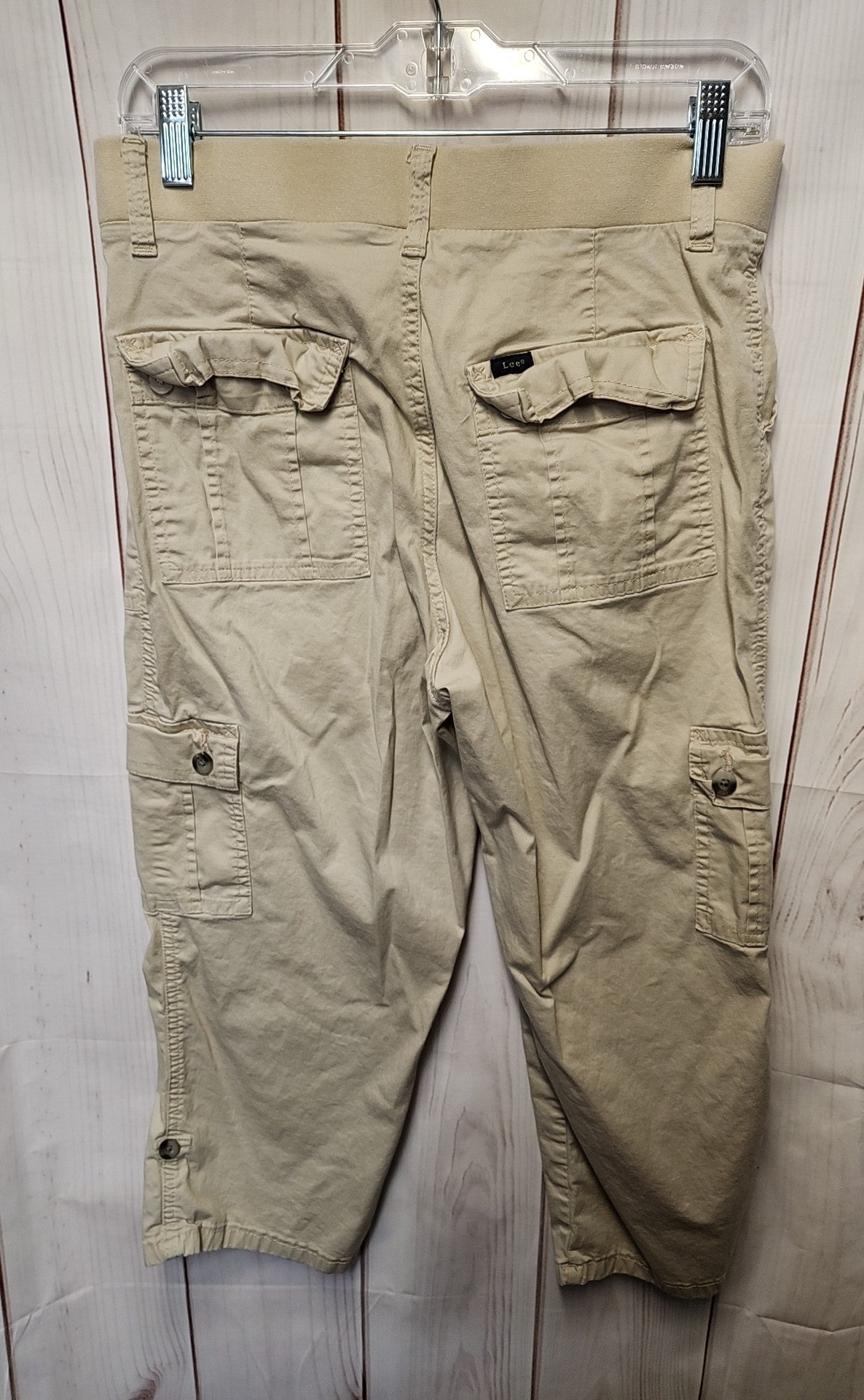 Lee Women's Size 8 Beige Capris