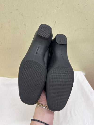Easy Spirit Women's Size 7 Black Pumps Shoes