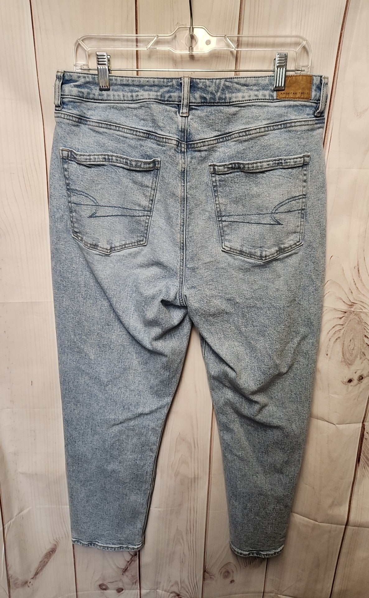 American Eagle Women's Size 31 (11-12) Blue Jeans Mom Jean