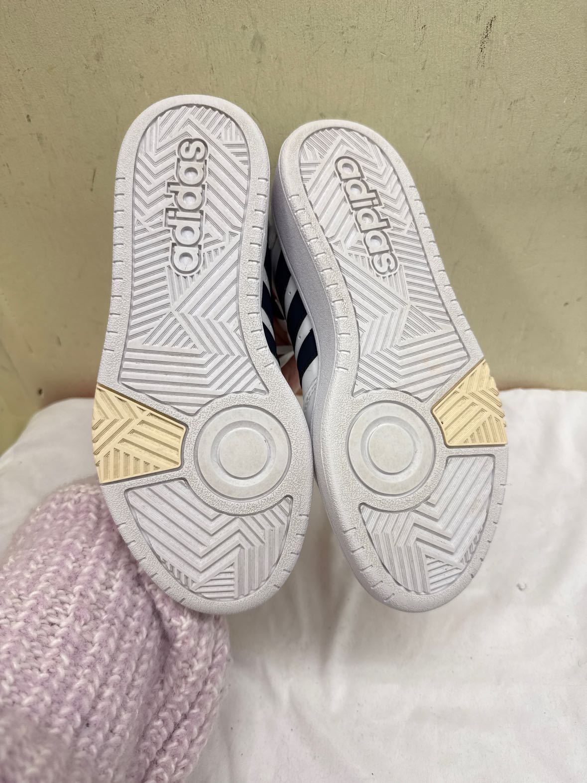 Adidas Women's Size 8 White Sneakers Shoes