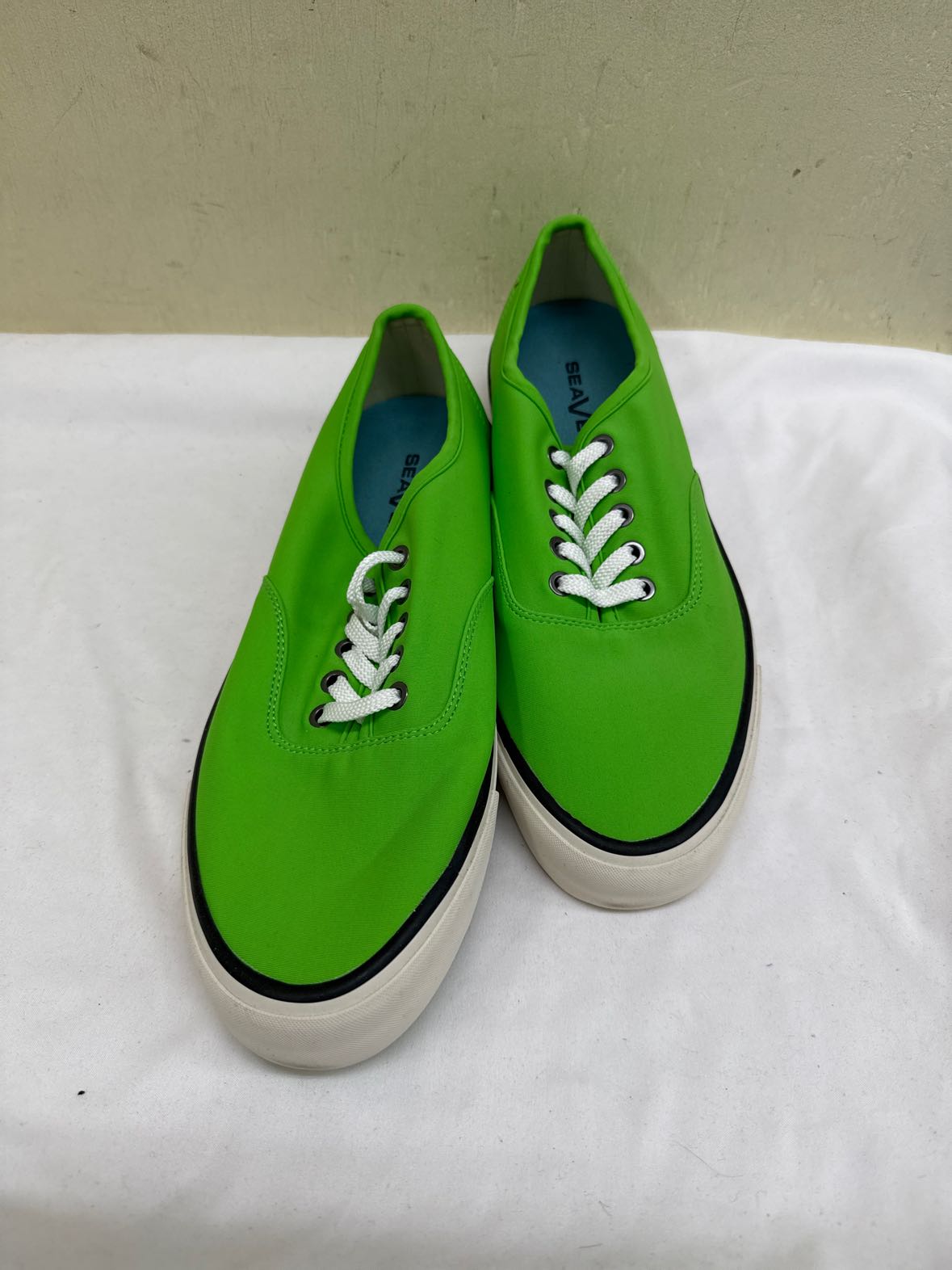 Seavees Men's Size 10 Green Shoes