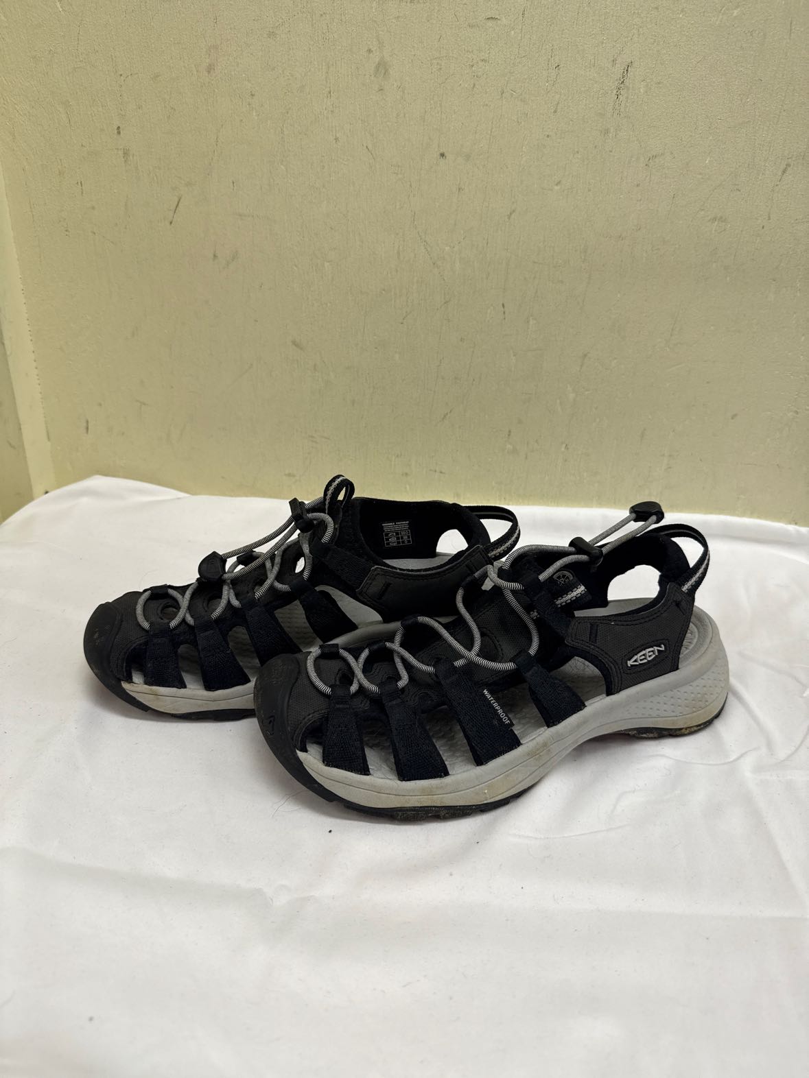 Keen Women's Size 7 Black Sandals