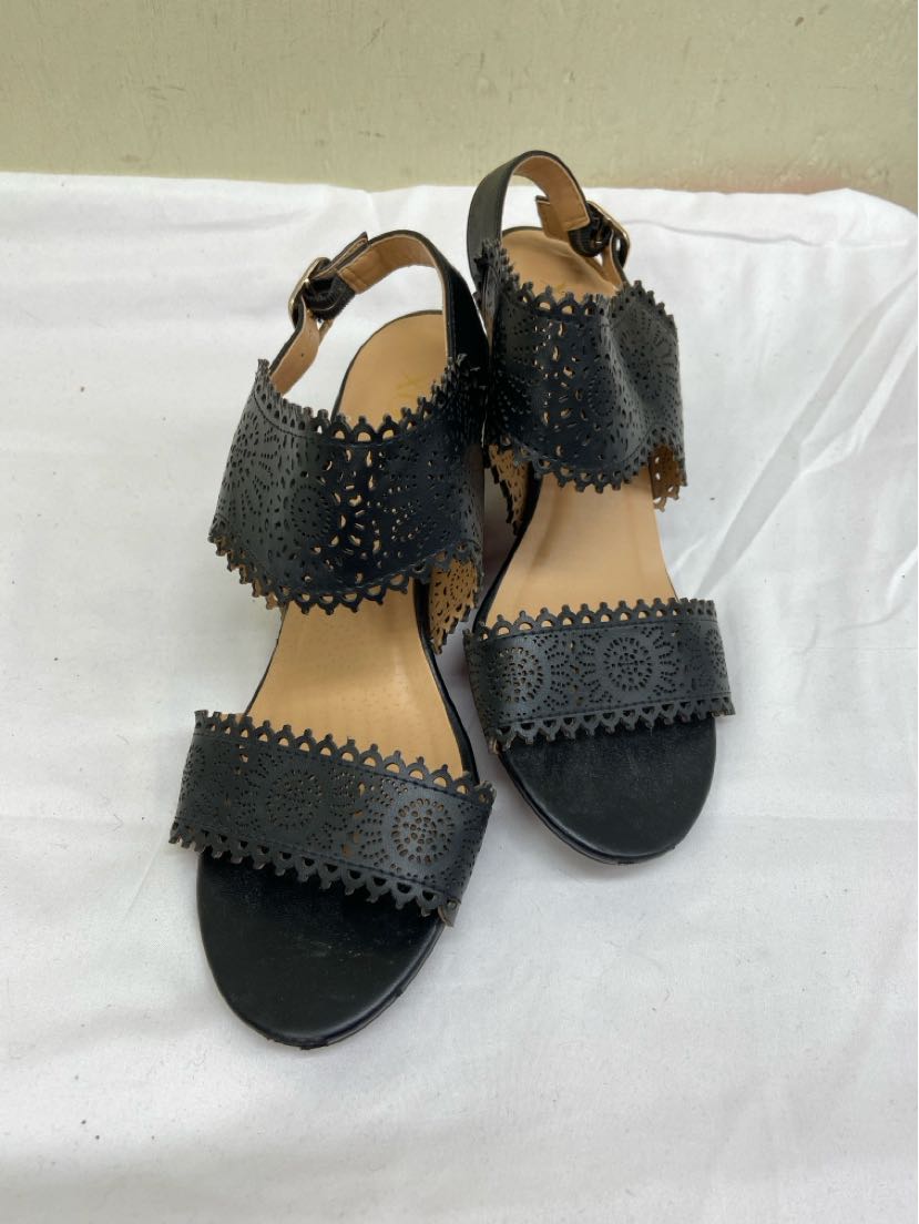 Xoxo Women's Size 7-1/2 Black Sandals