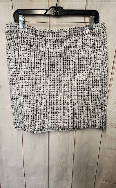 Tribal Women's Size 14 White & Black Skorts