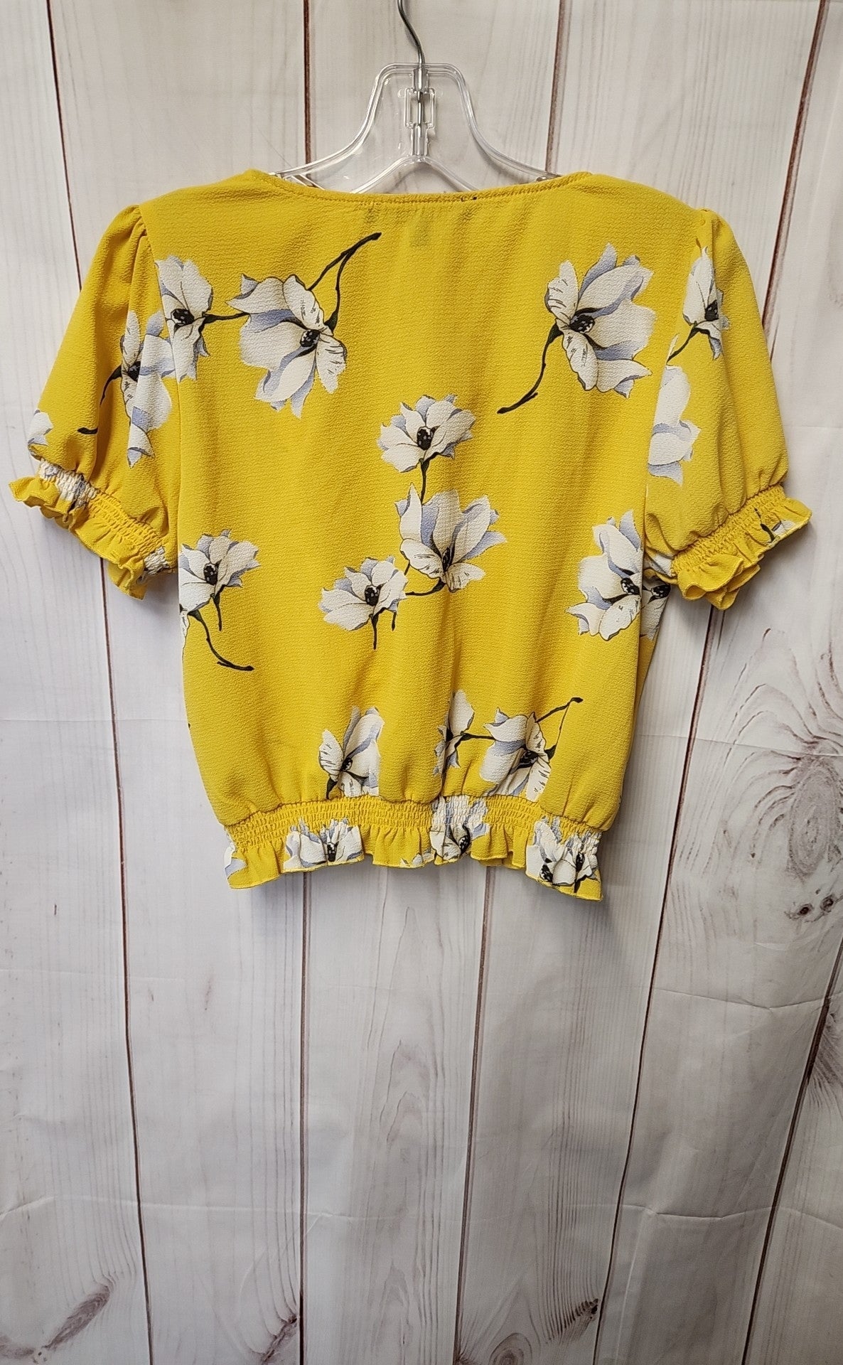 One Clothing Women's Size M Yellow Floral Short Sleeve Top