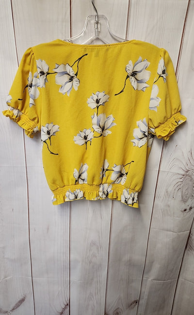 One Clothing Women's Size M Yellow Floral Short Sleeve Top