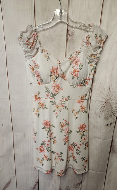 No Boundaries Women's Size M White Floral Dress