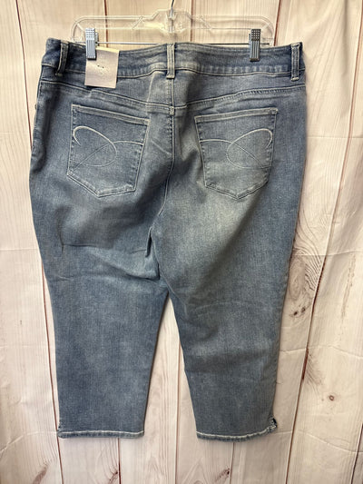 NWT Chico's Women's Size 3 = US16 Blue Jeans So Slimming Crop