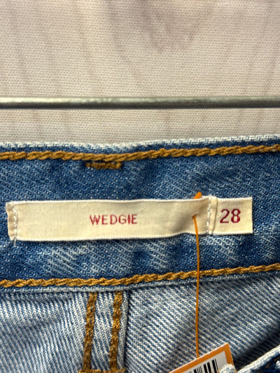 Levis Women's Size 28 (5-6) Blue Jeans Wedgie
