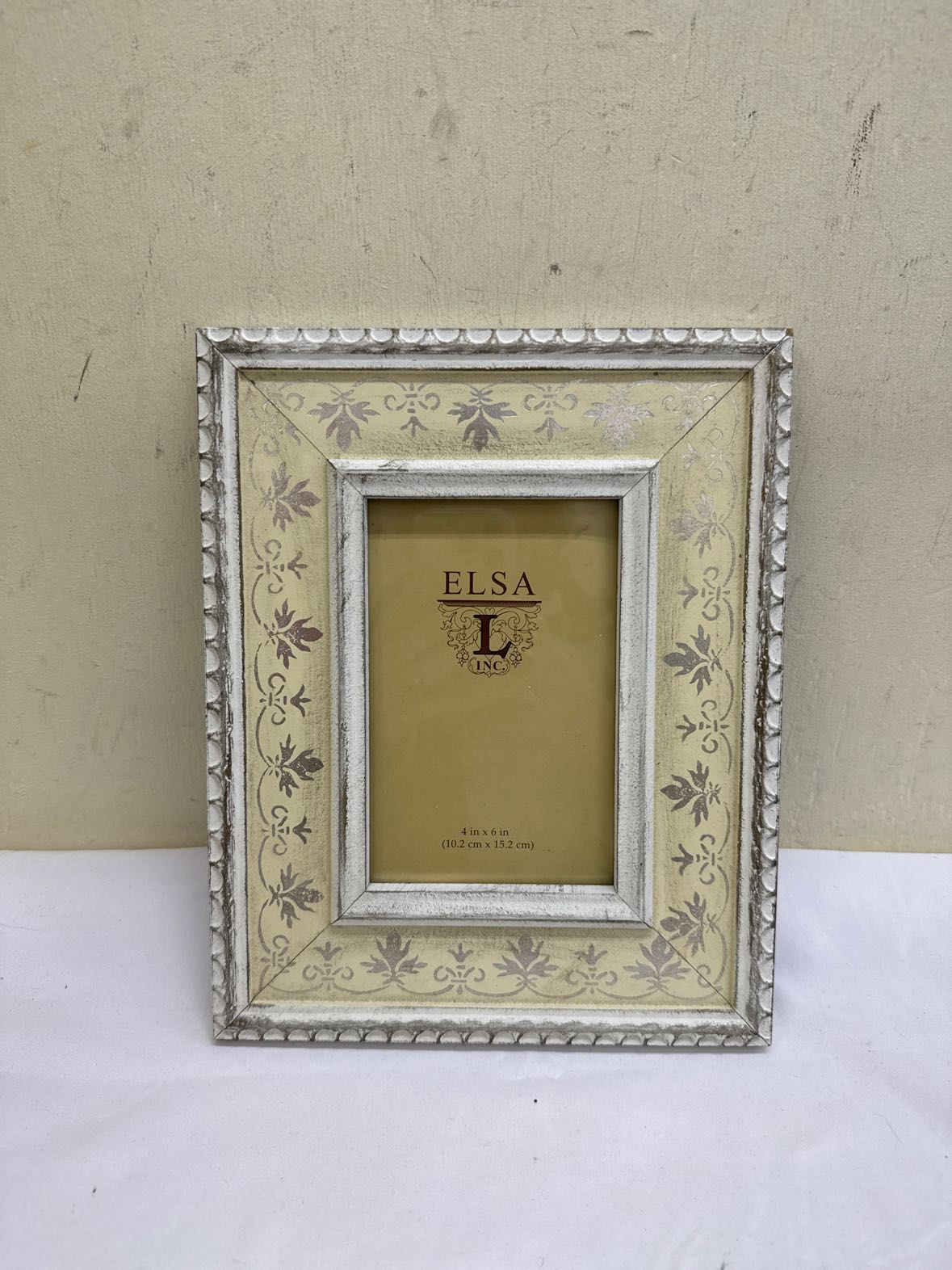 Elsa L 4x6 White Frame