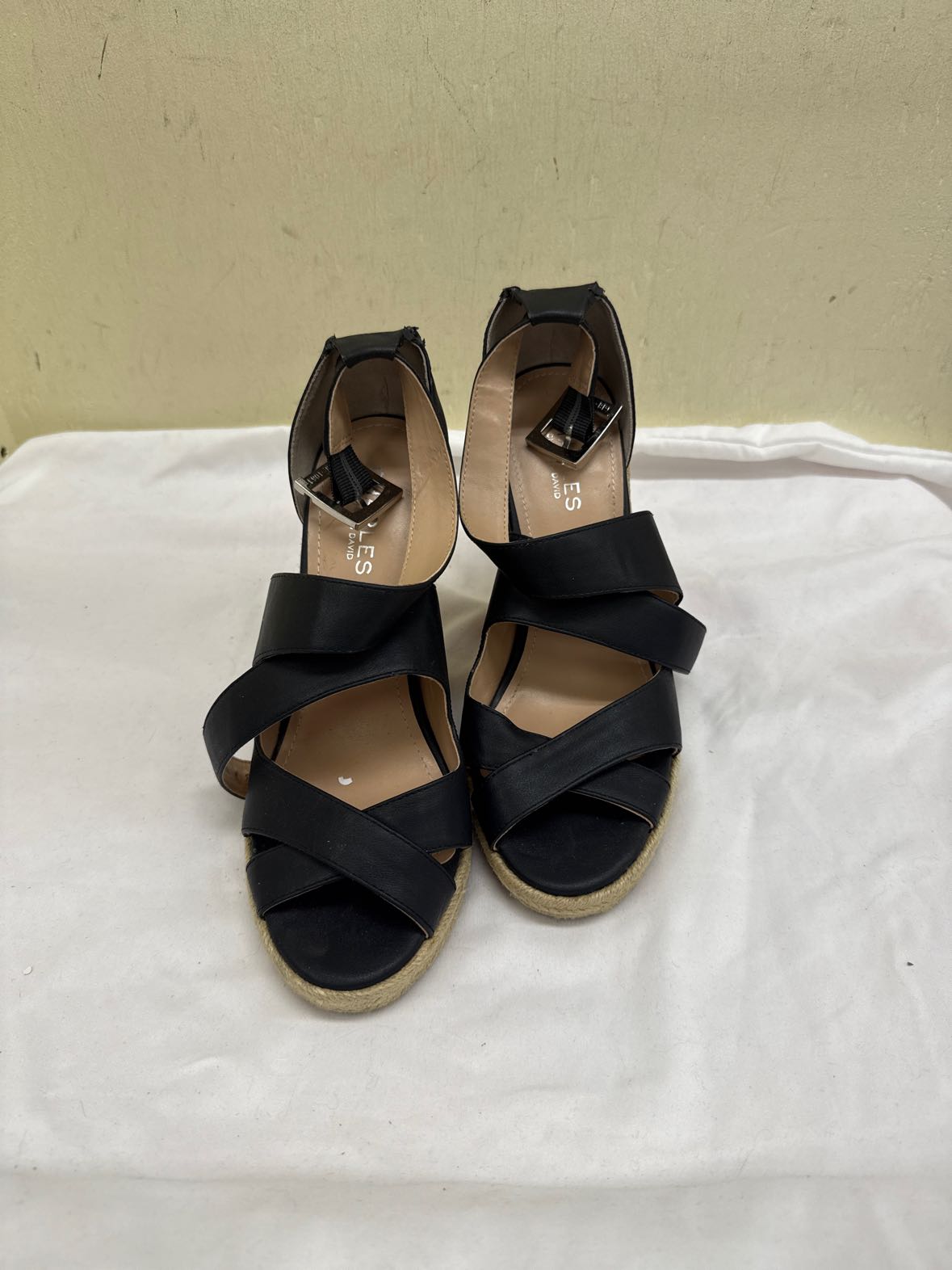 Charles by Charles David Women's Size 8-1/2 Black Pumps Shoes