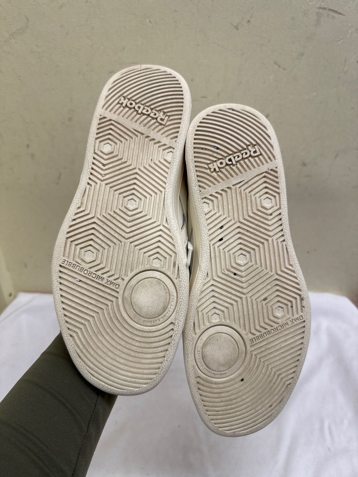 Reebok Women's Size 7-1/2 White Sneakers Shoes