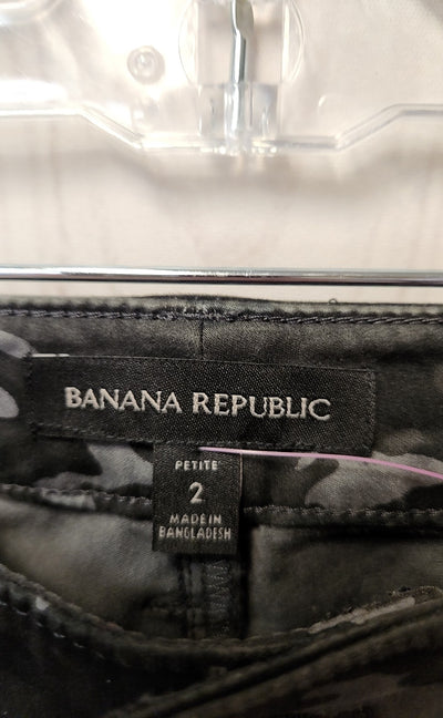 Banana Republic Women's Size 2 Petite Gray Camo Pants