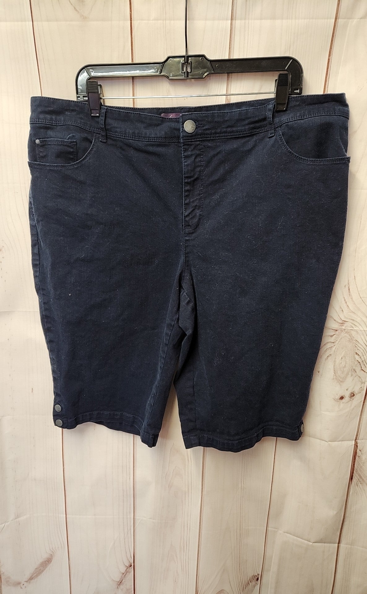 Gloria Vanderbilt Women's Size 18 Navy Shorts Bermuda