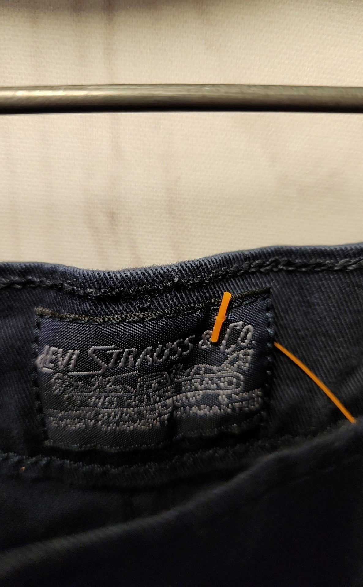 Levis Men's Size 36x32 Navy Pants