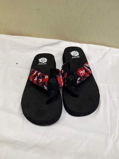 Yellow Box Women's Size 8-1/2 Black Sandals