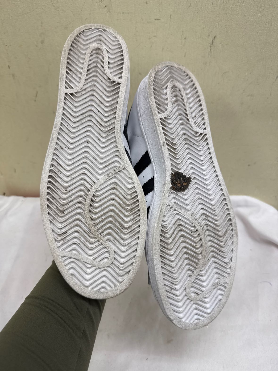 Adidas Women's Size 9 White Sneakers Shoes