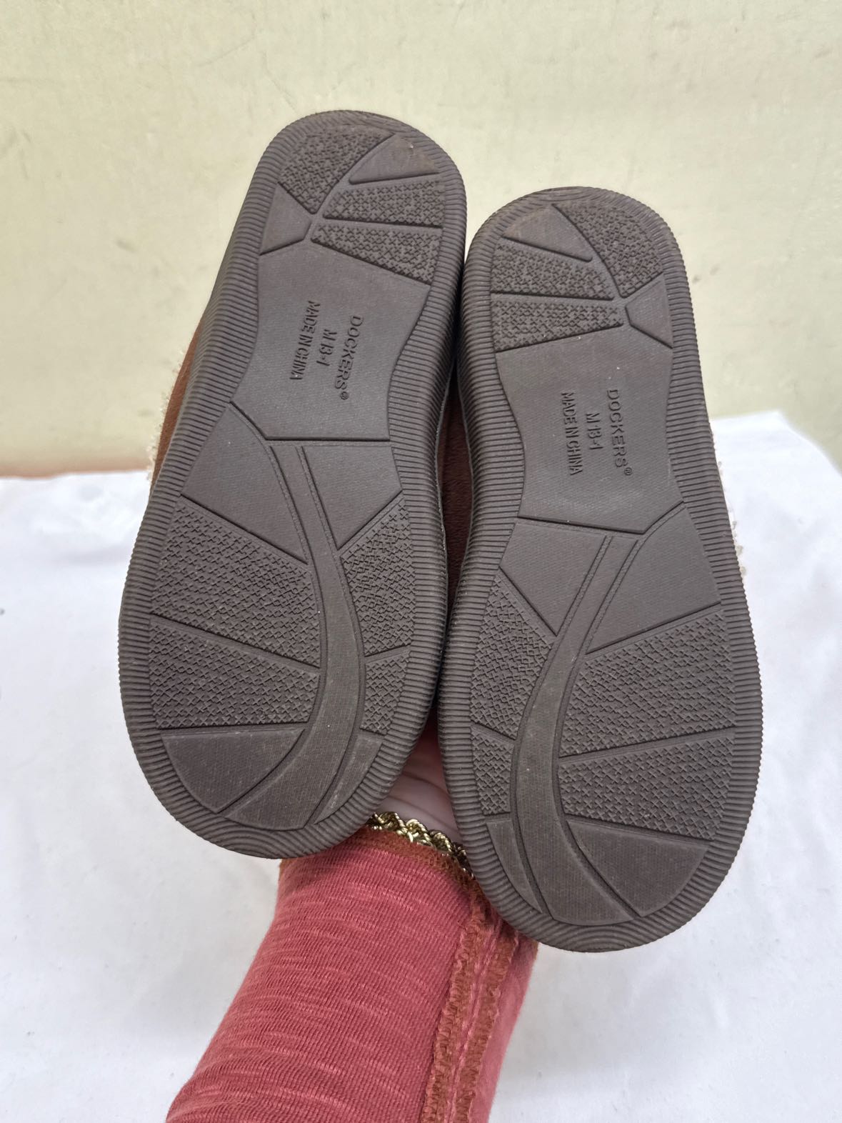 Dockers Boy's Size 13 Brown Slippers