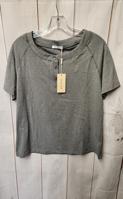 NWT Ekouaer Women's Size S Gray Short Sleeve Top